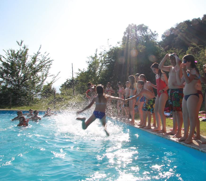 Hostel Casa De Colonies La Cadamont Sant Joan les Fonts Zewnętrze zdjęcie