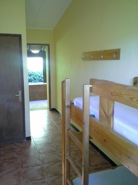 Hostel Casa De Colonies La Cadamont Sant Joan les Fonts Pokój zdjęcie